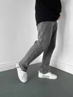 Gray Straight-Leg Jeans – Minimalist Casual Everyday Denim