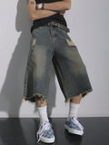 Boyfriend Fit Straight Jeans - detail